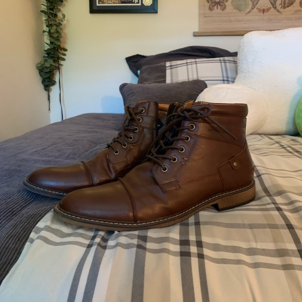 Mid top Steve Madden boots